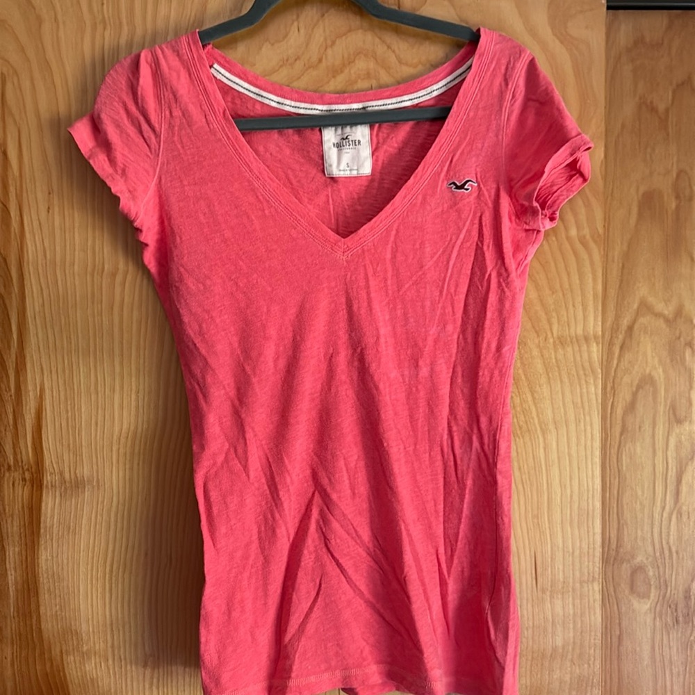 Hollister tee